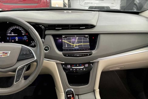 Used 2017 Cadillac XT5 Luxury w/ Driver Awareness Package image 7