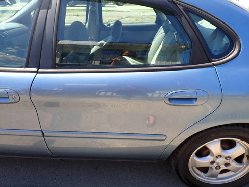 Used 2005 Ford Taurus SE image 23