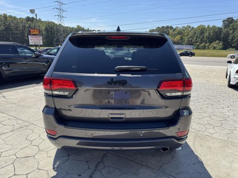 Used 2018 Jeep Grand Cherokee Altitude image 12
