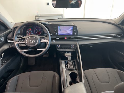 Used 2023 Hyundai Elantra SEL w/ Preferred Accessory Package image 39