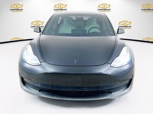Used 2020 Tesla Model 3 Standard Range image 2