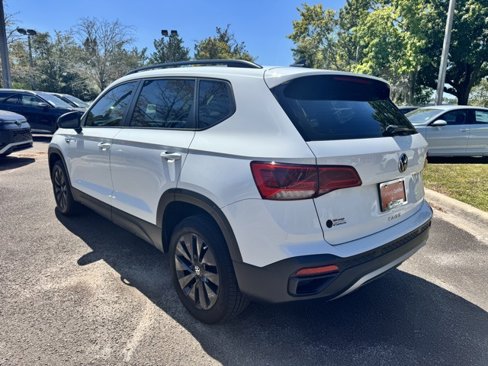 Certified 2023 Volkswagen Taos S image 4