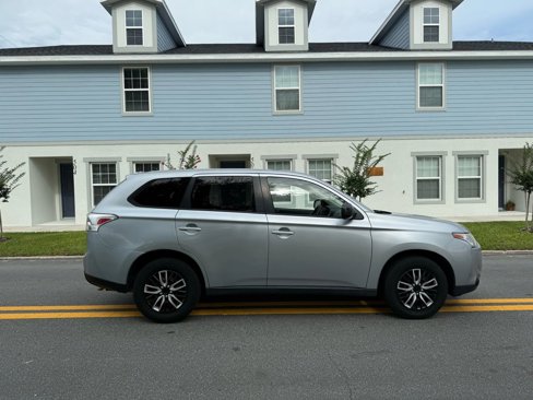 Used 2014 Mitsubishi Outlander ES image 8