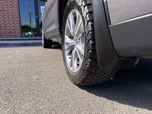Used 2015 Toyota Highlander XLE image 11