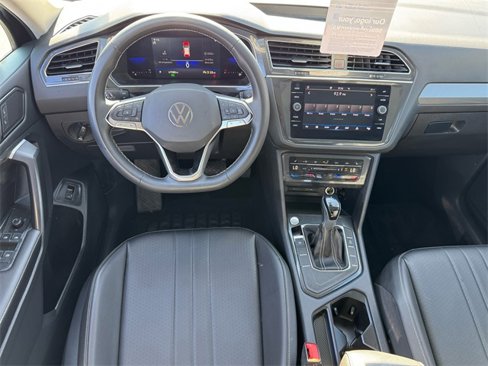 Certified 2022 Volkswagen Tiguan SE w/ Panoramic Sunroof Package image 14