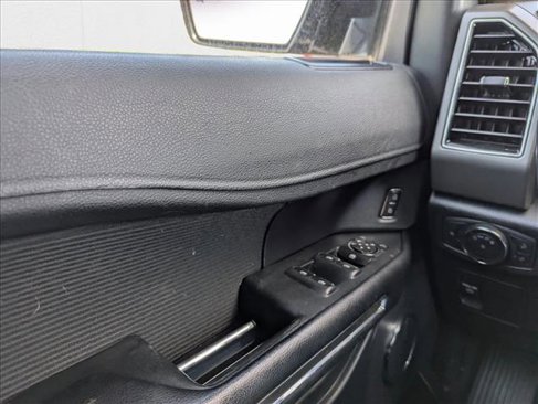 Used 2019 Ford Expedition Max XLT image 10