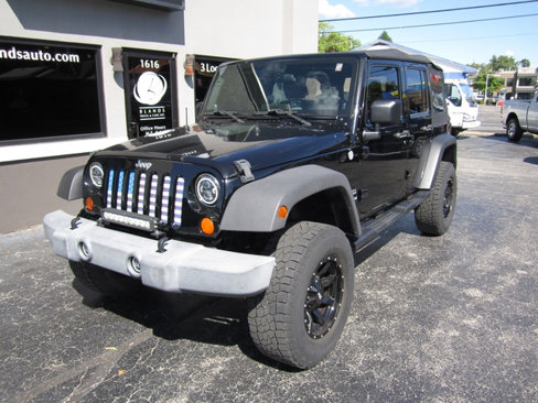 Used 2010 Jeep Wrangler Unlimited Sport image 2
