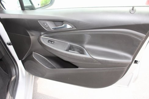 Used 2018 Chevrolet Cruze Premier image 40