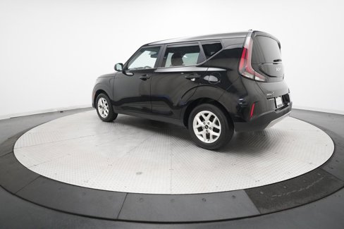Certified 2023 Kia Soul LX w/ LX Technology Package image 12