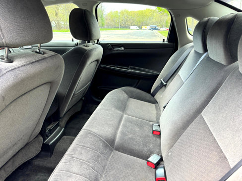 Used 2011 Chevrolet Impala LT image 35