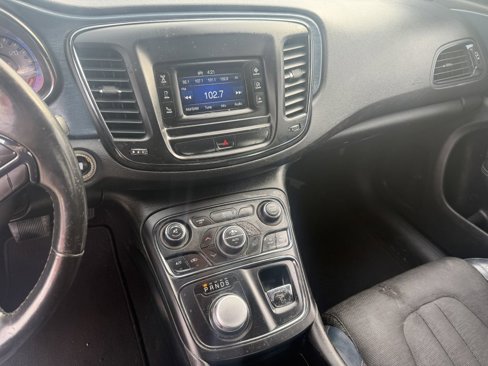 Used 2015 Chrysler 200 S w/ Comfort Group image 10