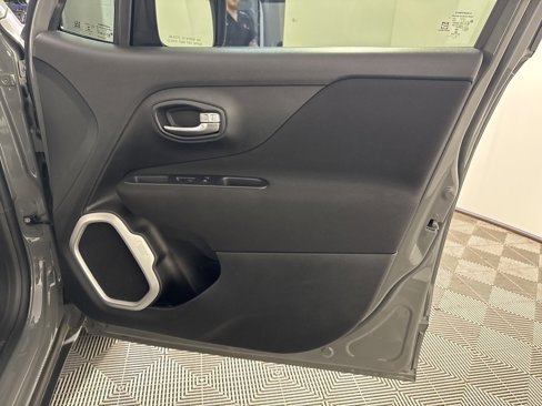 Used 2021 Jeep Renegade Sport image 21