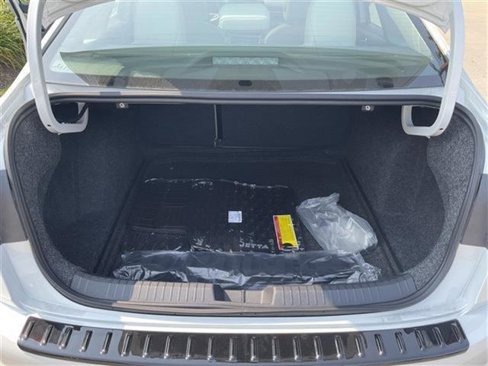 New 2025 Volkswagen Jetta SE image 10