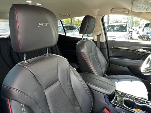 Used 2022 Buick Envision Essence w/ Technology Package I image 45