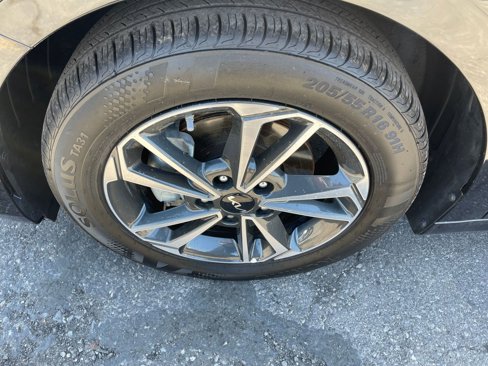 Used 2024 Kia Forte LXS image 30