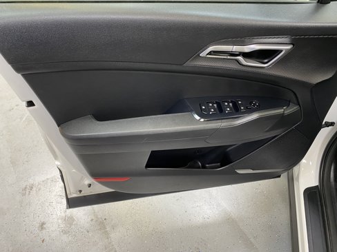 Used 2024 Kia Sportage LX image 19