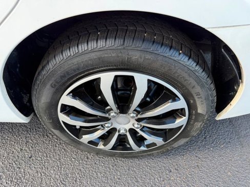 Used 2016 Toyota Corolla LE image 10