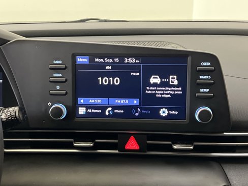 Used 2023 Hyundai Elantra SE image 18