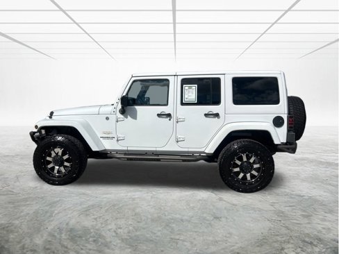 Used 2014 Jeep Wrangler Unlimited Sahara w/ Max Tow Package image 7