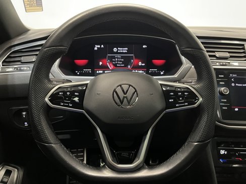 Used 2022 Volkswagen Tiguan SE R-Line image 6