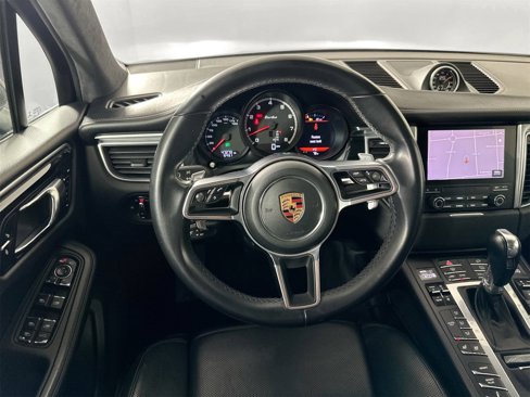 Certified 2018 Porsche Macan Turbo image 18