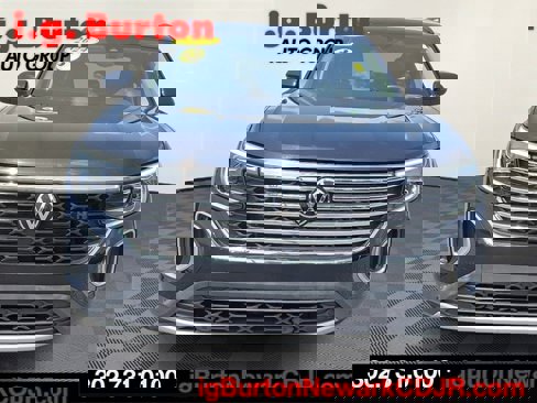Used 2024 Volkswagen Atlas SE image 2