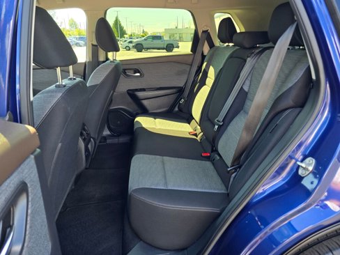 Used 2023 Nissan Rogue SV image 40