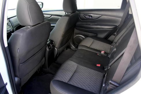 Used 2020 Nissan Rogue SV image 11