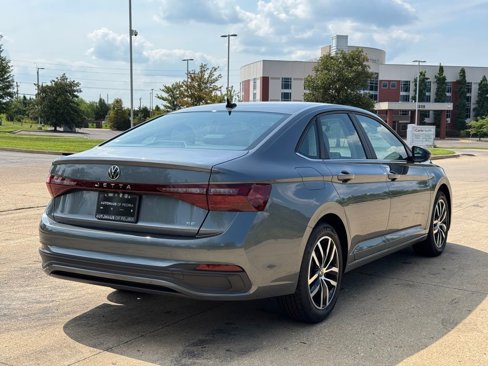 Used 2025 Volkswagen Jetta SE image 10