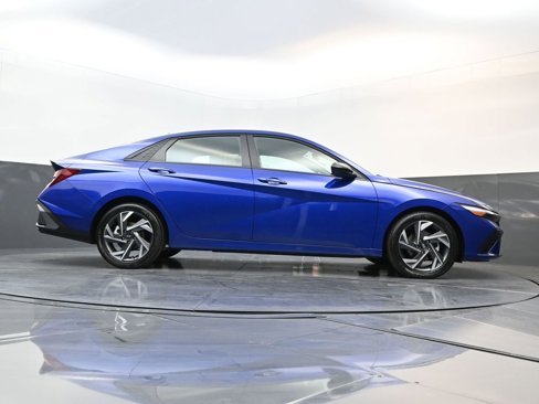 Certified 2025 Hyundai Elantra Sport image 22