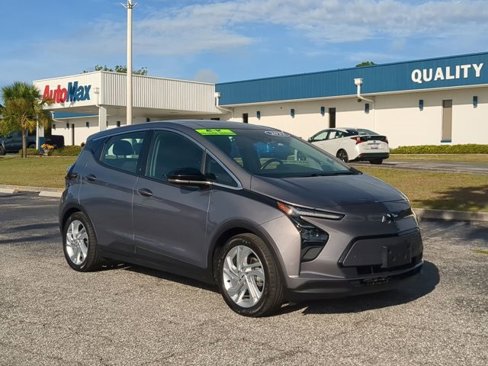 Used 2022 Chevrolet Bolt LT image 2