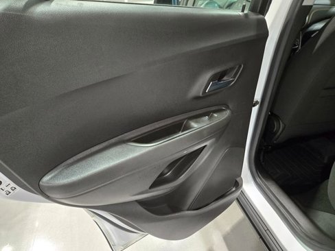 Used 2017 Chevrolet Trax LS image 25