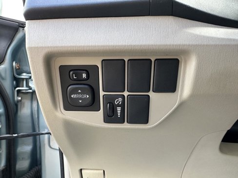 Used 2015 Toyota Prius Three image 24