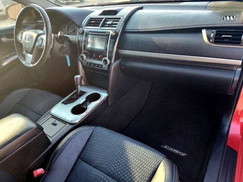 Used 2012 Toyota Camry SE image 34