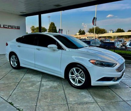 Used 2018 Ford Fusion SE w/ Fusion SE Technology Package image 5