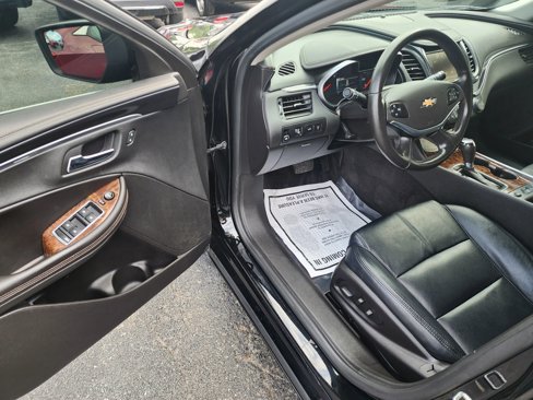 Used 2015 Chevrolet Impala LT w/ Convenience Package image 20