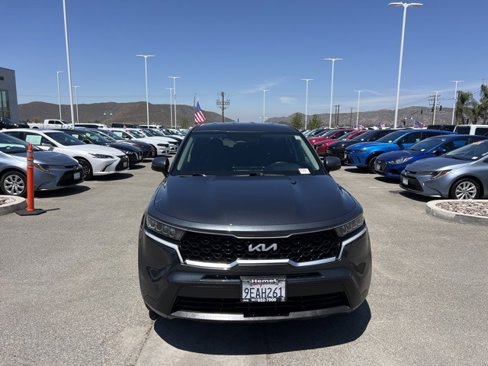 Used 2023 Kia Sorento LX image 3