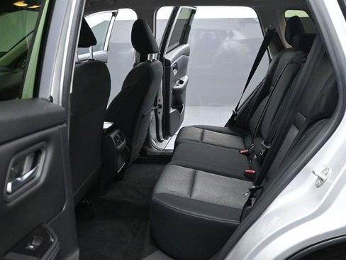 Used 2024 Nissan Rogue SV image 11