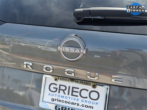 Used 2023 Nissan Rogue S image 11