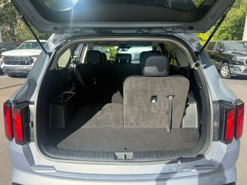 Used 2021 Kia Sorento S image 8
