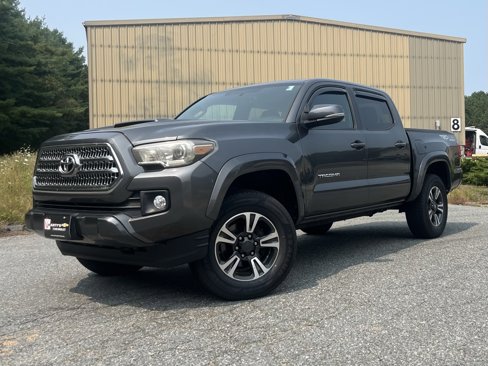 Used 2016 Toyota Tacoma SR image 1