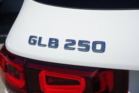 Certified 2022 Mercedes-Benz GLB 250 4MATIC image 14