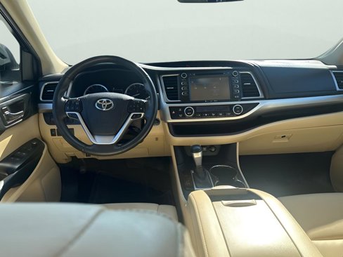 Used 2019 Toyota Highlander XLE image 23