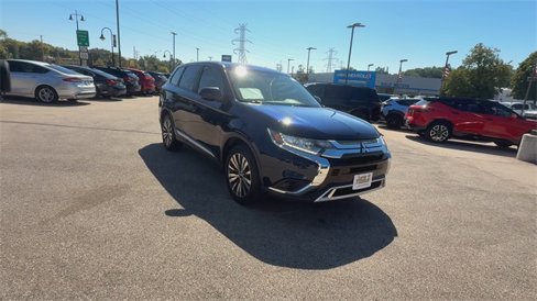 Used 2020 Mitsubishi Outlander ES image 2
