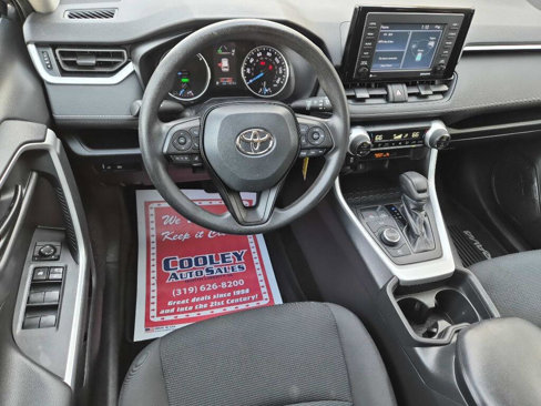Used 2020 Toyota RAV4 LE image 7