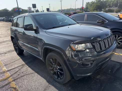 Used 2018 Jeep Grand Cherokee Altitude image 1