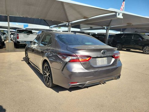 Used 2021 Toyota Camry SE w/ Carpet Mat Package (TMS) image 4