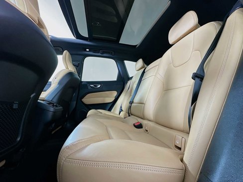 Certified 2022 Volvo XC60 B5 Inscription w/ Advanced Package image 22