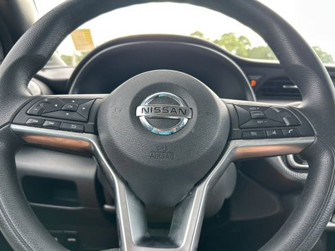 Used 2019 Nissan Kicks SV image 16