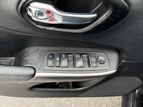 Used 2021 Jeep Cherokee Latitude Plus w/ Sun & Sound Group image 13